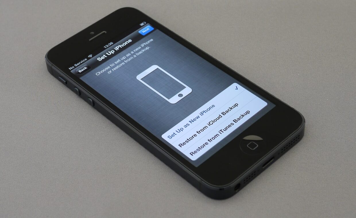 Phone update screen, photographed for a technology article.