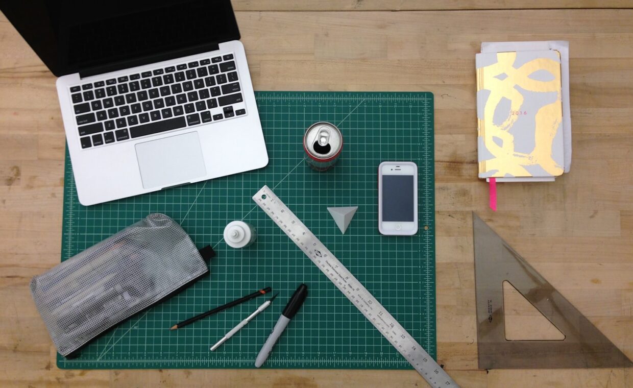 Disassembled laptop mat, photographed for a technology article.