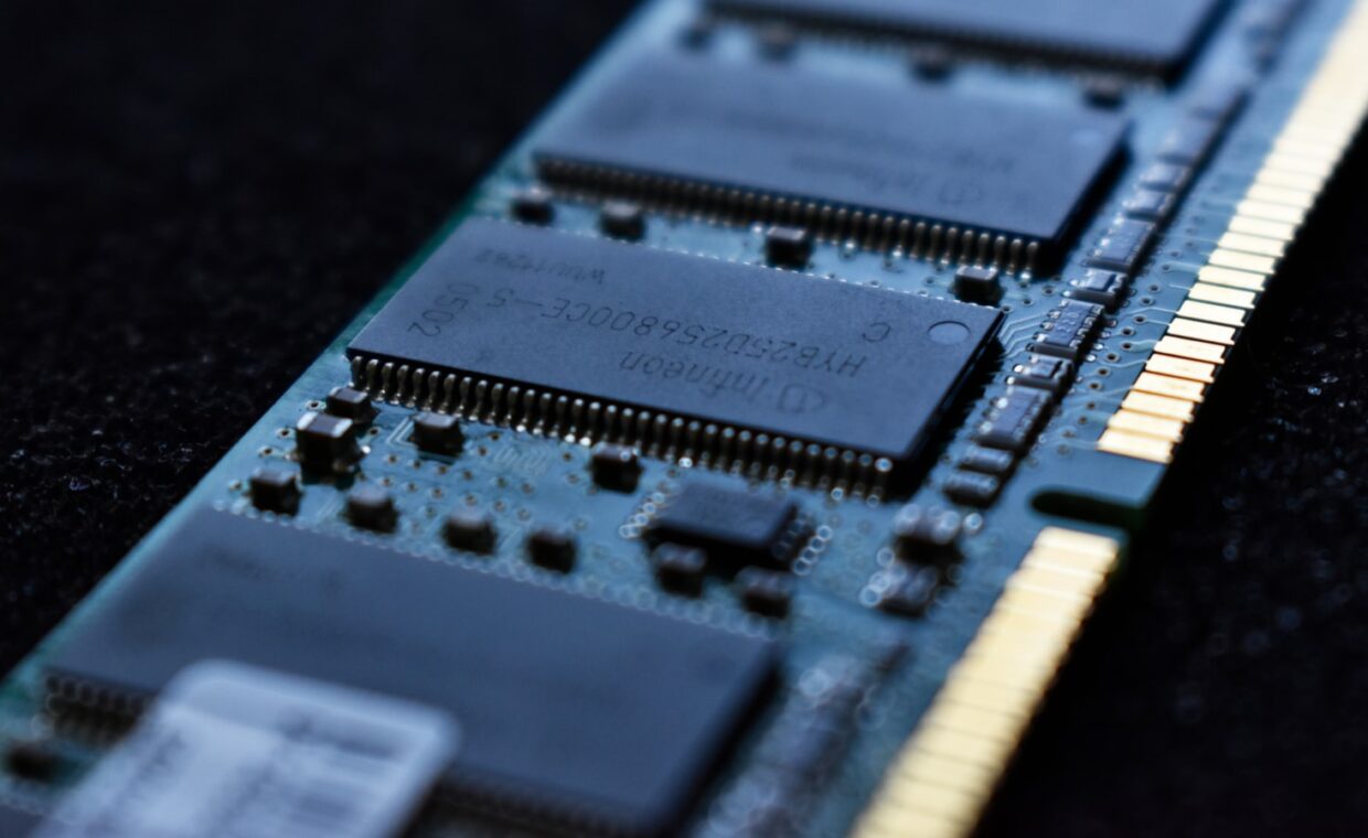 Memory controller die, photographed for a technology article.