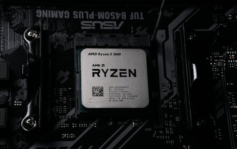 Hyper-Threading and SMT Explained