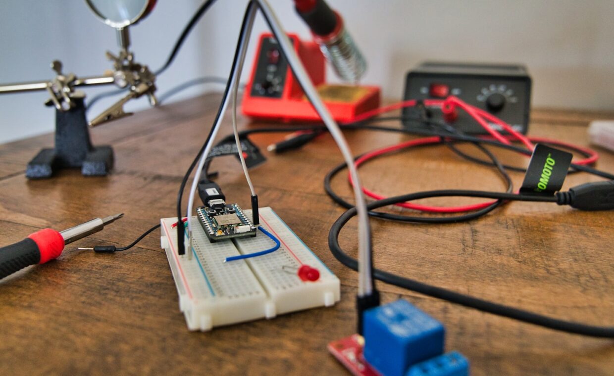 Soldering iron circuit, photographed for a technology article.